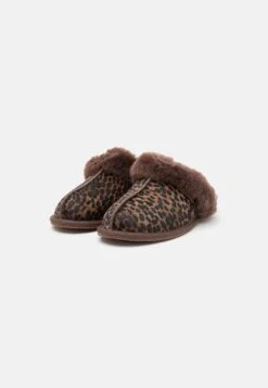 Ugg SCUFFETTE CASPIAN - Slippers - Burnt Cedar -Trade INN db708b8f0dc54ecd92c5c05c6edc7c96