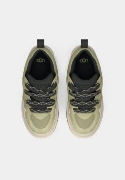 Ugg LOWMEL - Skate Shoes - Muted Brass/putty -Trade INN dcae228acaa847918363a9f1cdc86f8d