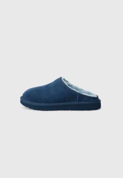 Ugg CLASSIC SLIP ON UNISEX - Slippers - Black -Trade INN ddcd22eb5dd74587865183c12f9b4b51
