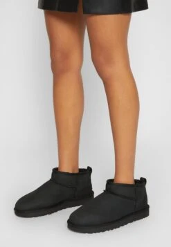 Ugg Classic Ultra - Ankle Boots - Black -Trade INN de498aa2736e4f36b63fd5ecd886217b
