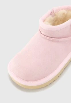 Ugg CLASSIC DAZZLE - Winter Boots - Ribbon Candy -Trade INN e099663484d449e7ab58c89c44f34493