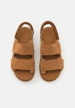 Ugg Goldenstar - Platform Sandals - Chestnut -Trade INN ea8ff115604045f9a87f2f25bedf30c6