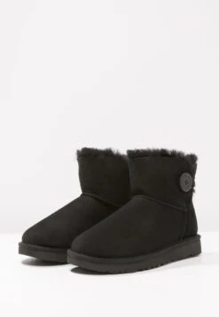 Ugg Mini Bailey Button - Ankle Boots - Black -Trade INN f181174a8bf5455f88729cddee873a80