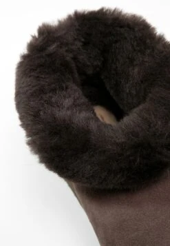 Ugg Classic Mini - Classic Ankle Boots - Chocolate -Trade INN f75e309ec06b4a2eb4a157dd04ec5992