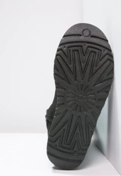 Ugg Classic Short - Classic Ankle Boots - Black -Trade INN ff96998bac054496ae2acc6372045473